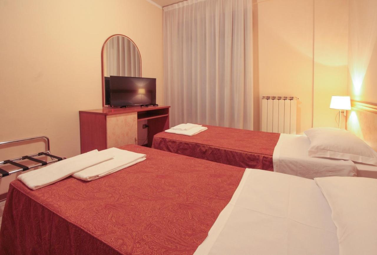 Hotel Rose&Crown Correggio Buitenkant foto